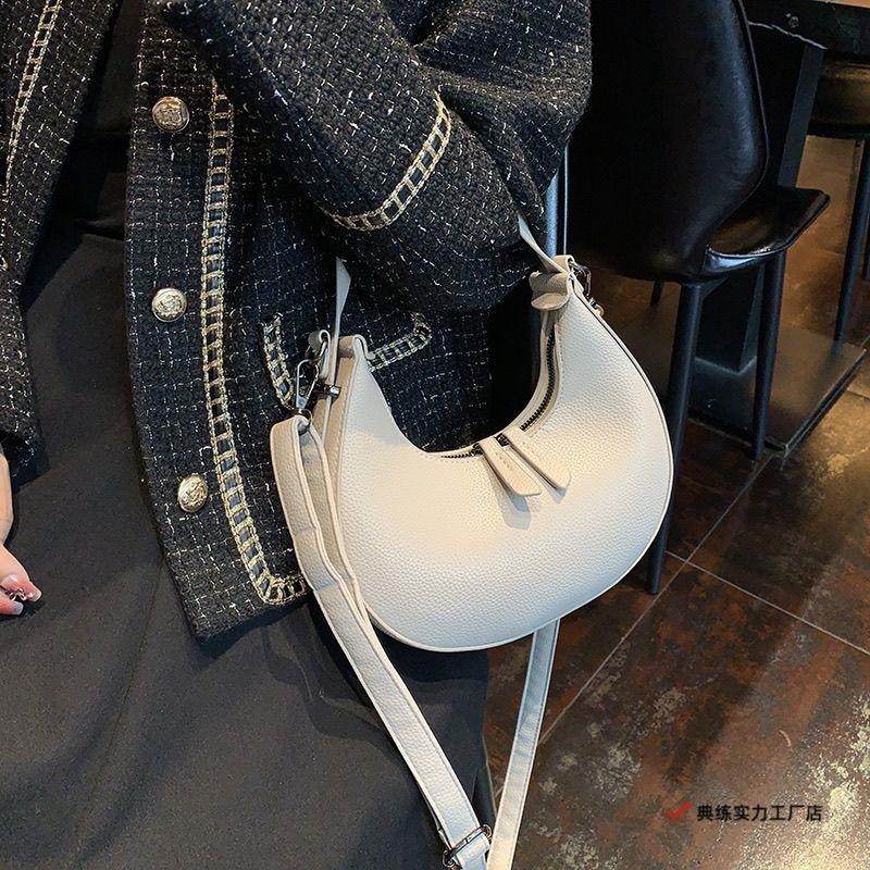 High Value Niche Armpit Messenger Handbag Shoulder Bag Simple Personality Internet Celebrity Versatile Style Autumn and Winter New Models