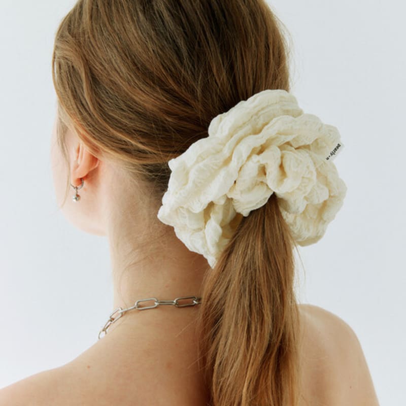 Pearlymore Waffle Scrunchie (Ivory)