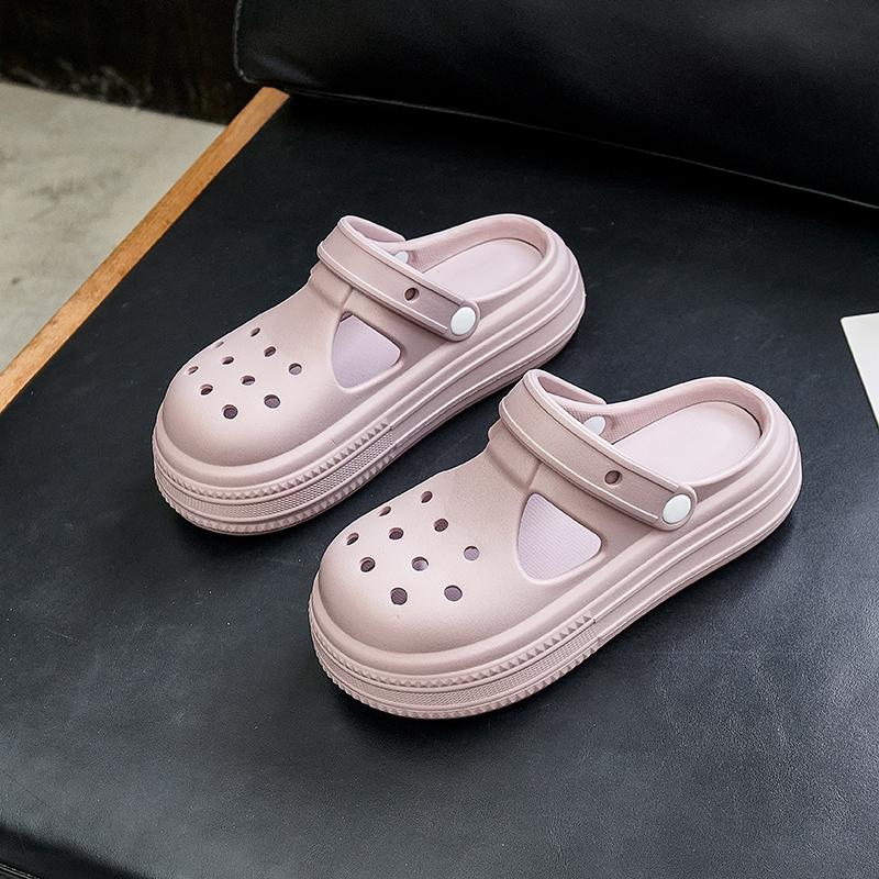 Fashion Closed Toe Thick Platform Slippers Women 2025 Summer Non Slip Soft Sole Beach Sandals Woman Hollow Out Slides Female