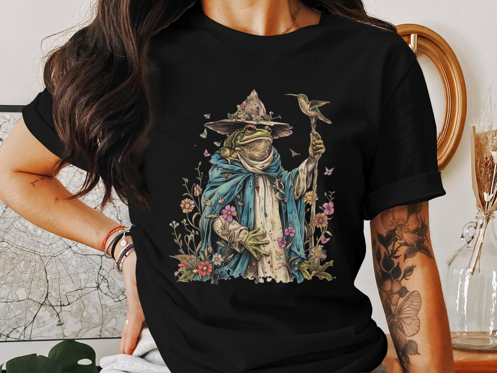 Whimsical Frog Wizard T-Shirt, Cottagecore Frog Tshirt, Enchanted Forest Tee, Fairycore Aesthetic Shirt, Nature Lover Gift M