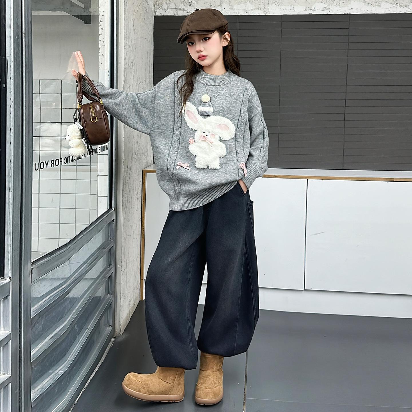 

2025 Милый мультяшный плюшевый свитер с кроликом для девочек – Уютный вязаный с длинными рукавами, стиль осень/зима, круглый вырез 130 cm