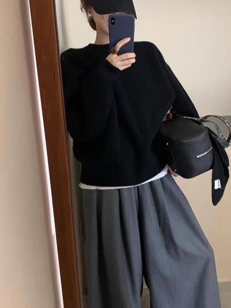 Women's Ribbed Round Neck Wool Sweater - Loose, Slimming Knit Pullover, New Fashion Style