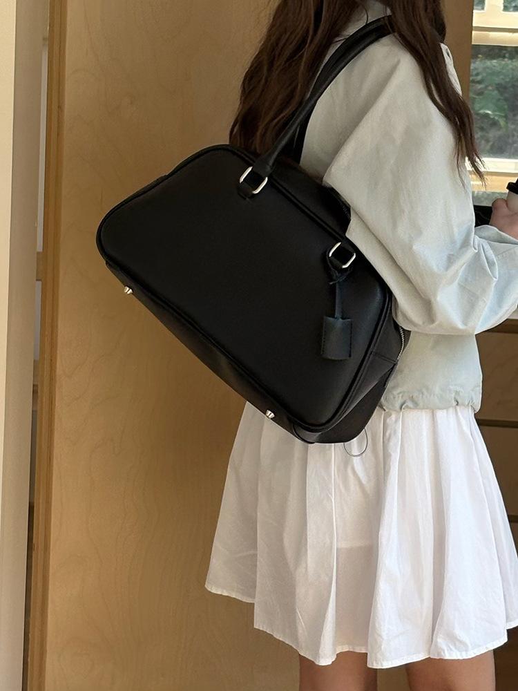 Korean Niche Bowling Bag Women's 2025 New Trendy Retro Armpit Bag Large Capacity Portable Shoulder Briefcase