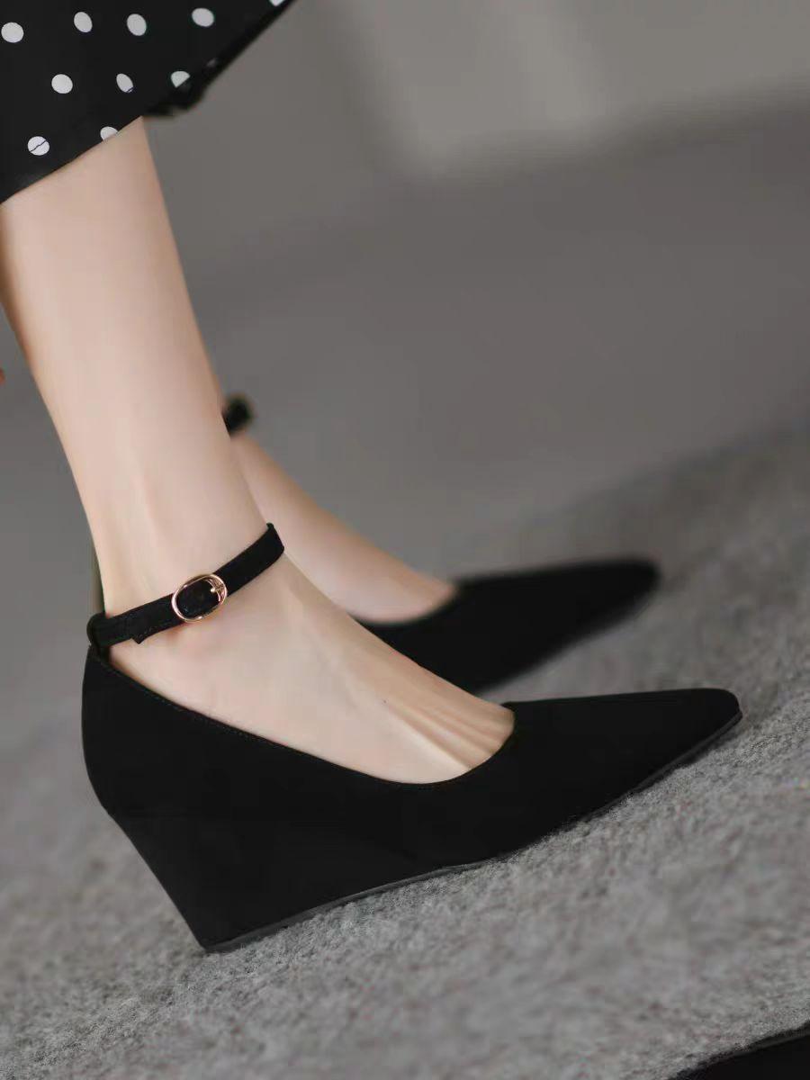 

Large size pointed waterproof table wedge heel single shoes one-word buckle with Mary Jane wedge heel single shoes spring and autumn single shoes 35