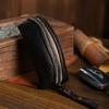 The new retro key bag has a simple personality, and the car key bag is for men and women.
