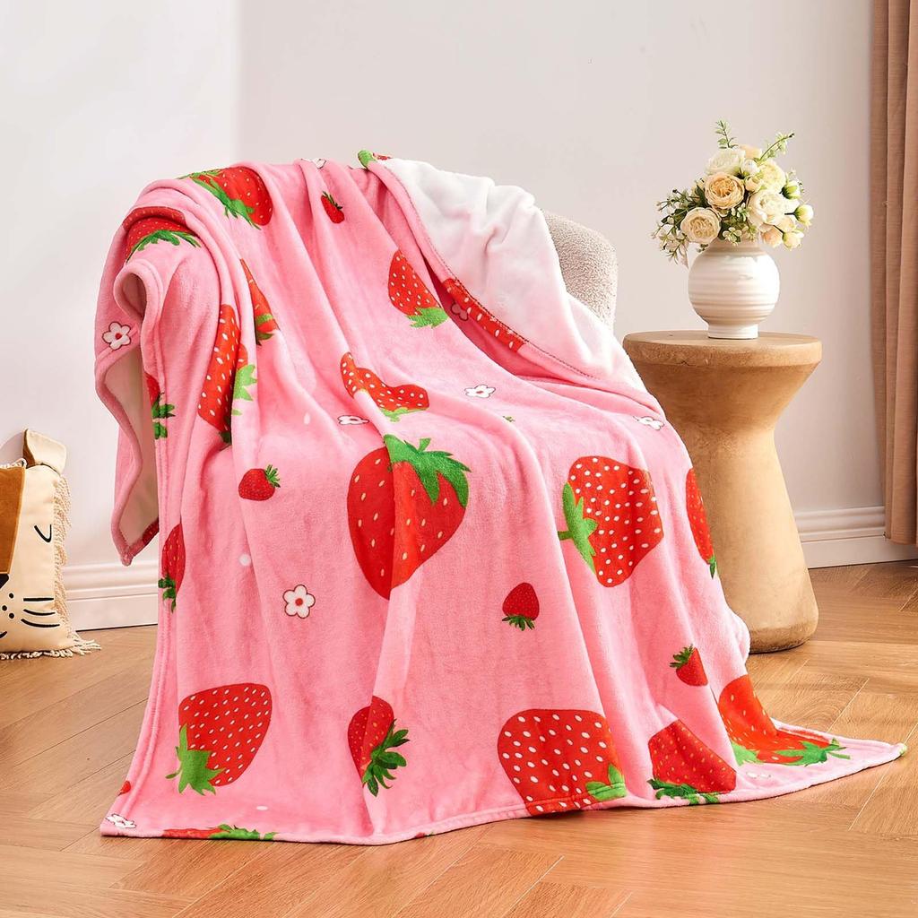 Strawberry Pattern Collection digital-printed polyester Bedroom velvet flannel cover blanket Fleece sofa cover blankets for beds