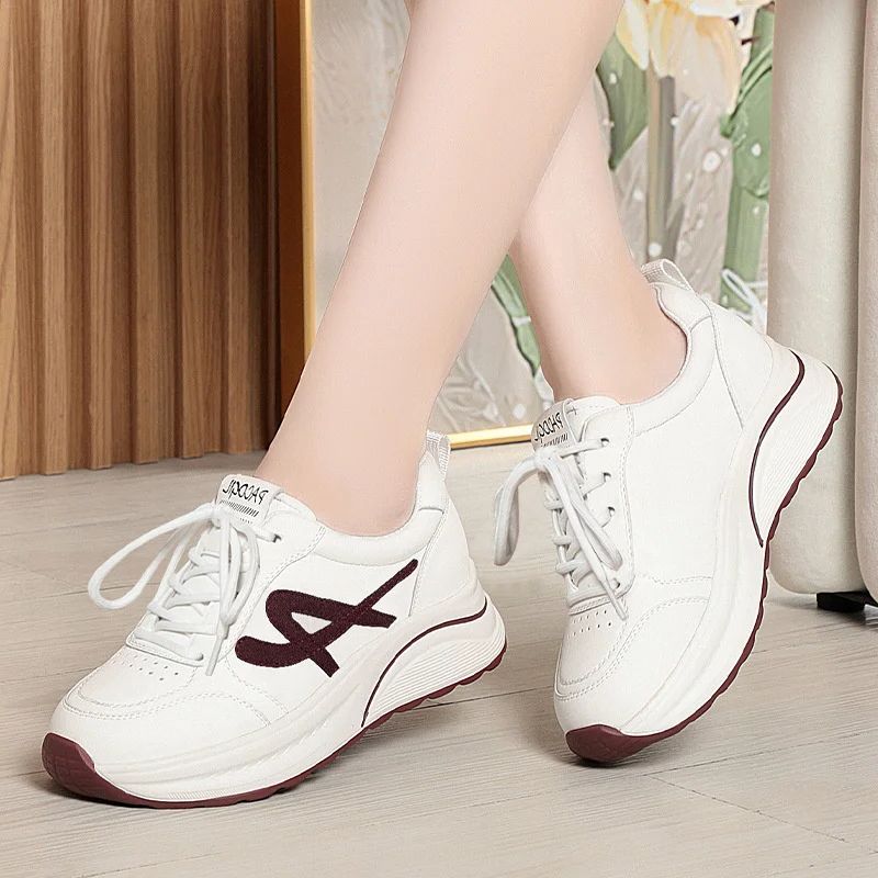 Fashion Spring Autumn Versatile White Shoes Leather Travel Casual Shoes Soft Sole Comfortable Women Middle-Aged Elderly Sports Shoes
