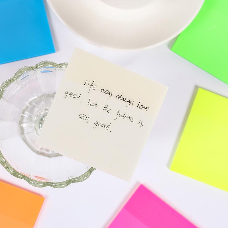 ფერადი გამჭვირვალე წებოვანი ფურცლები დასაწერი მაღალი ხარისხის PET ინდექსის გაფართოების ნოტებით