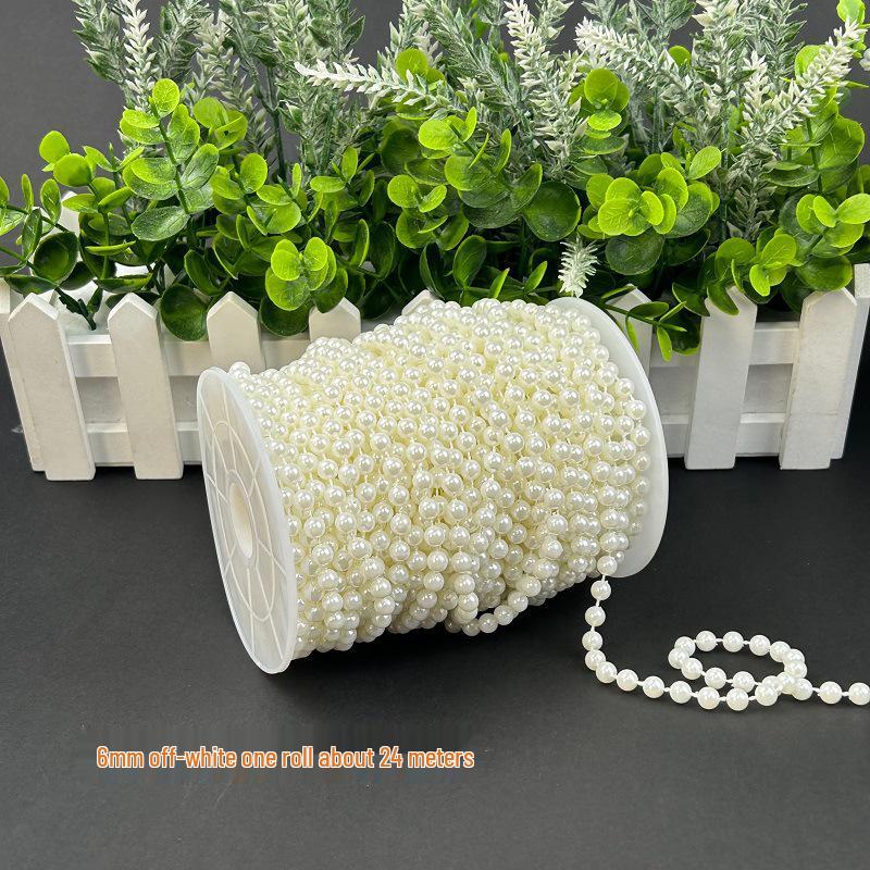 Svatební řetízek z imitovaných perel pro dekoraci a aranžmá scény