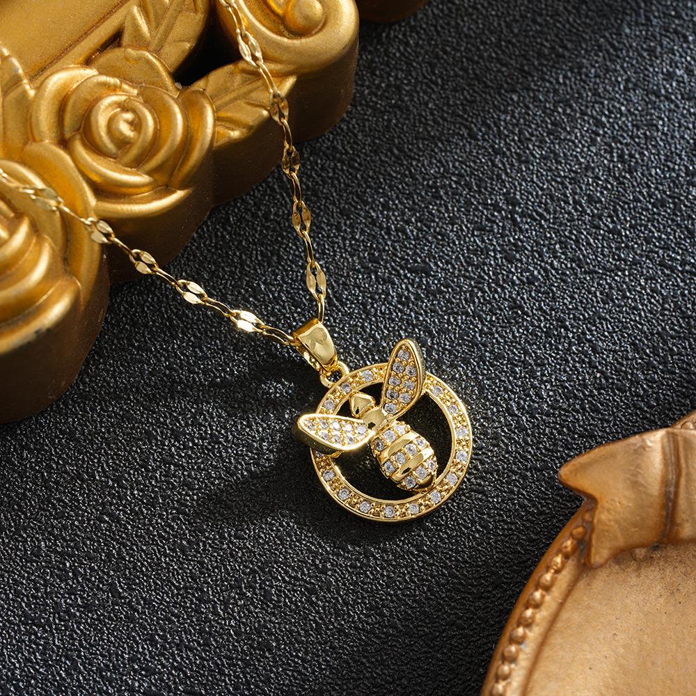 

2026 Elegant Heart Bow Necklace: Light Luxury & High-End French Temperament Collarbone Accessory for Women