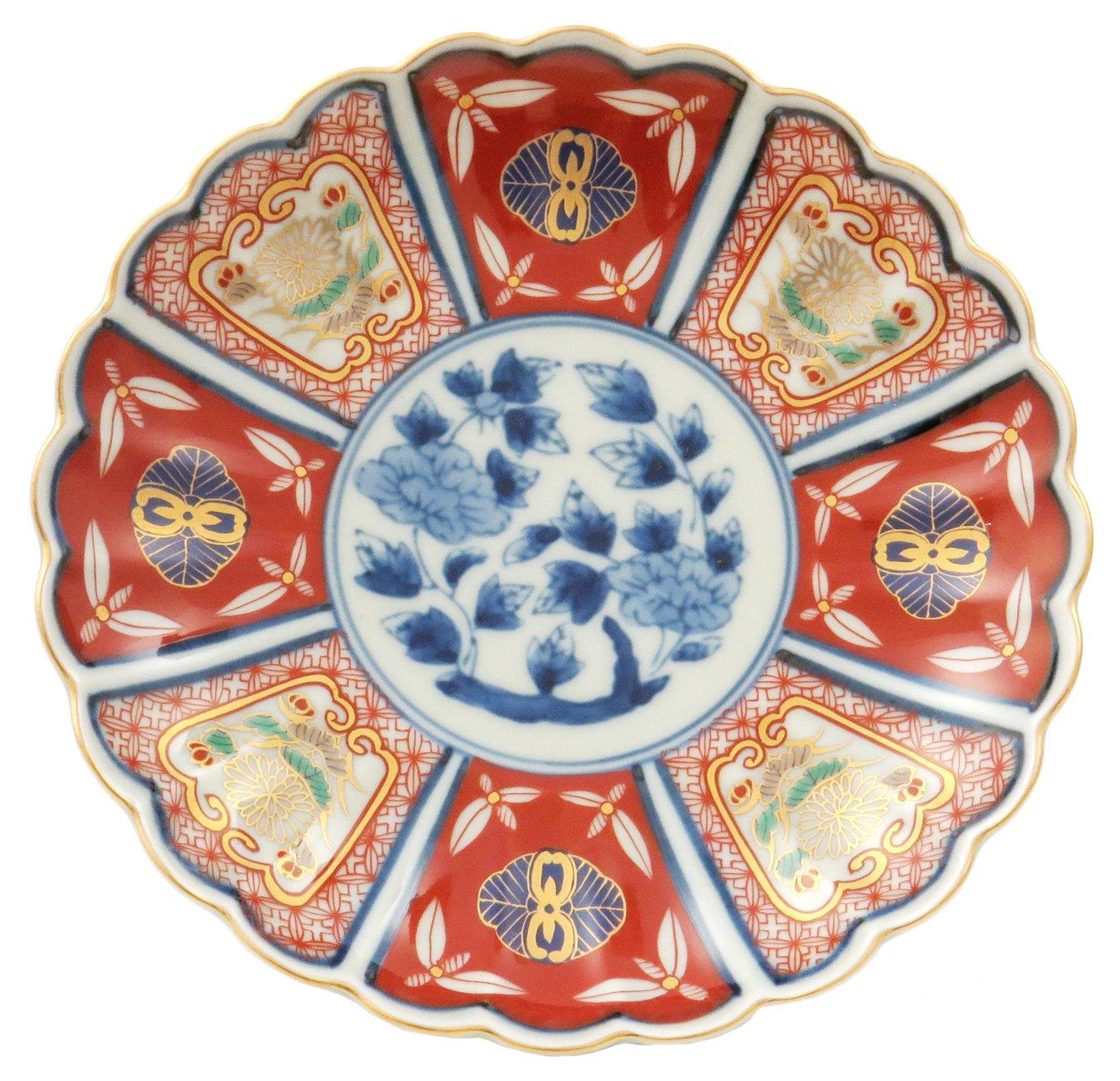 Hasami ware, Hayashi Kuro Kiln, Splendid Old Imari style small plate, patterned with chrysanthemum motif, 009488-540