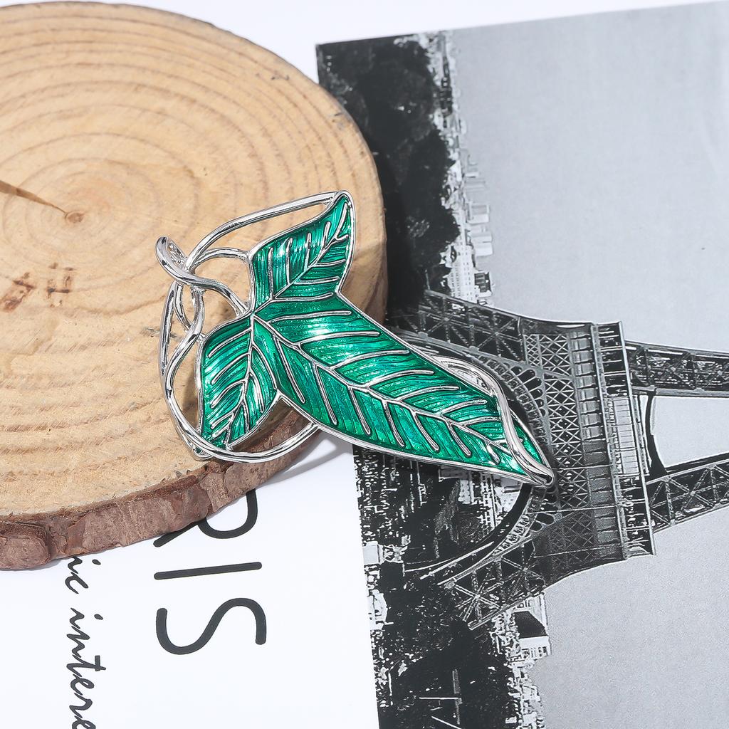 Elf Queen Green Leaves of Lorien Brooch Pin Tolkien Galadriel Legolas Frodo Baggins Aragorn Tree Enamel Badge Movie Jewelry