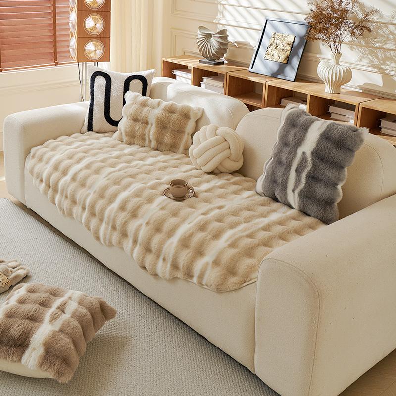 

Special-Shaped Irregular Rabbit Plush Sofa Cushion Winter New Seat Cushion Thickened Non-Slip Sofa Cover Cross-Border 90*90cm