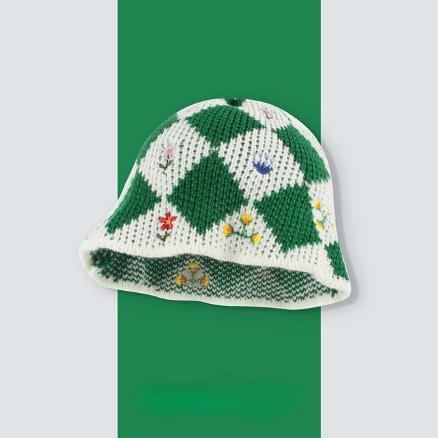 Korean Retro Stripe Handmade Crochet Bucket Hats Autumn and Winter Y2k Fisherman's Cap Women Tassel Colored Wool Hats