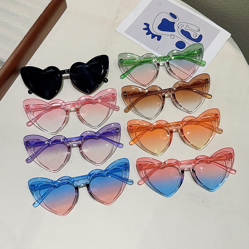 Cute Heart Shaped Sunglasses for Kinds Fashion Gradient Multi-color Shades for Children Trendy Stylish Decor Sun Glasses