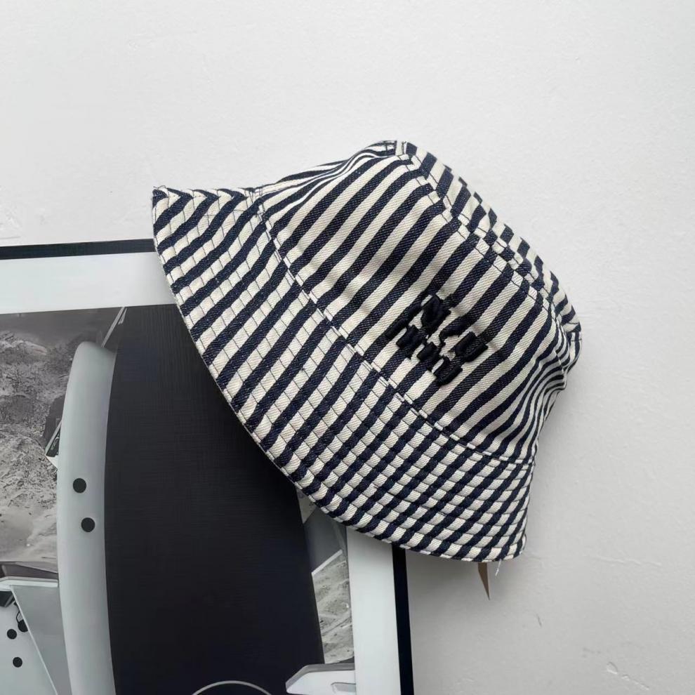 M7S Women's Double-Sided Fisherman Bucket Hat with UV Protection - Fashionable Sunshade & Face-Covering Hat.