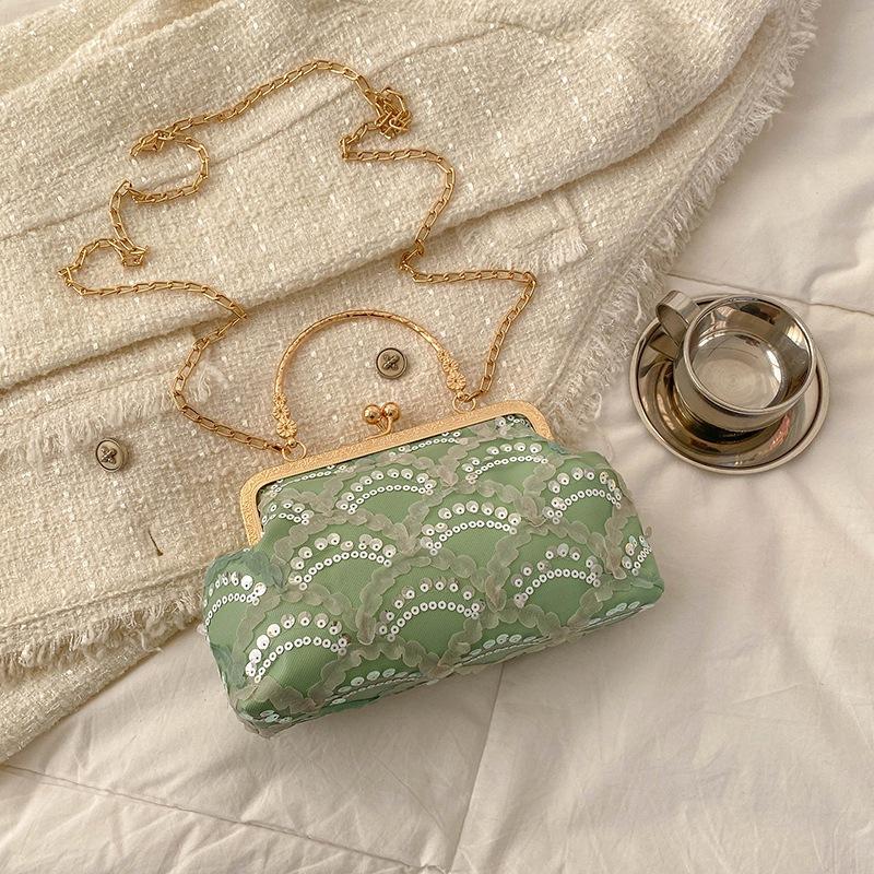 

Темпераментная простая корейская версия сумочки, нежная текстура, маленькая сумка с пайетками, женская, 2025 весна, новая сумка-мессенджер, замок зелёный