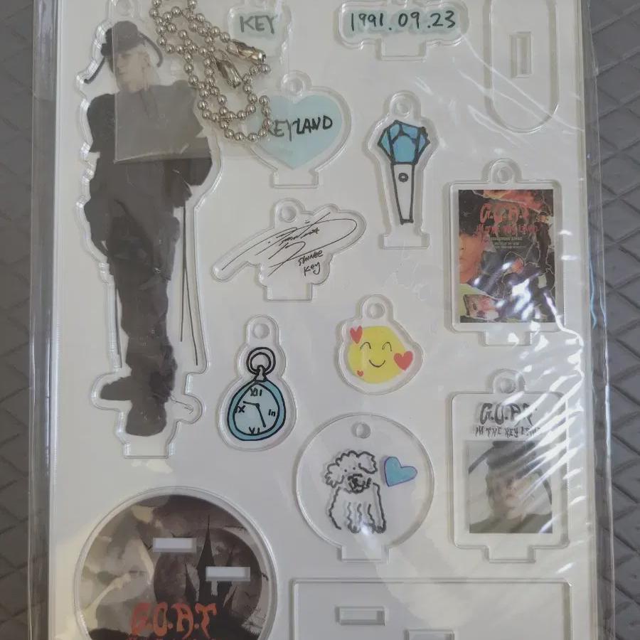 

Акриловый брелок-подставка Shinee Key Goat