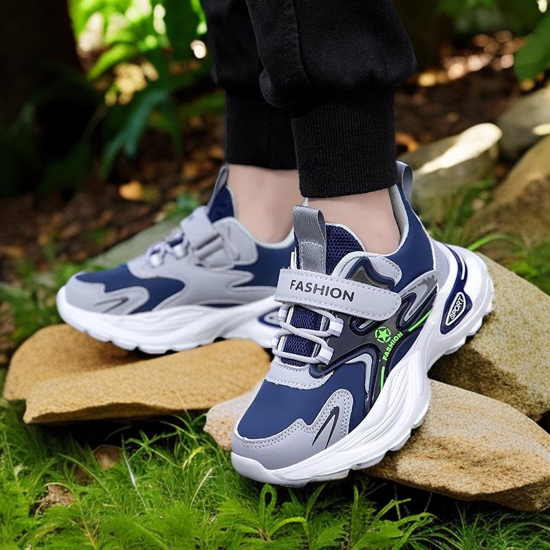 Cross-border boys' shoes 2024 autumn new children's leather non-slip sneakers boys' students soft-soled dad shoes