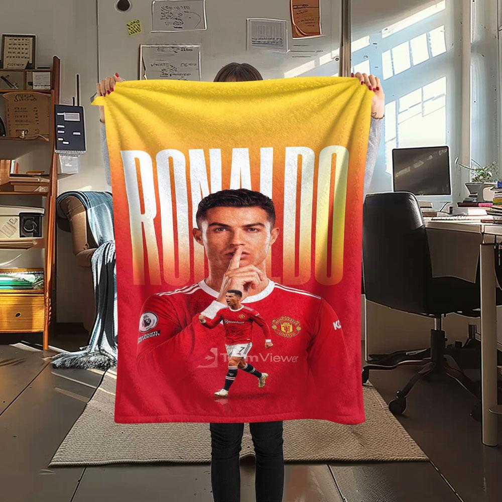 1PC CR7 Patterned Flannel Blanket Suitable For All Seasons for Home Decor Warmth and Comfort Gifts Holiday Present