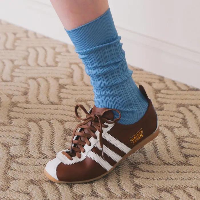 loose middle socks - cornflower blue