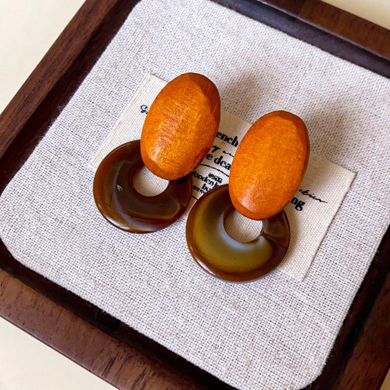 

Silver Needle Resin Oval Wood Chip Ring Earrings Retro Simple Fashion Stud Earrings Premium Versatile Earrings Women