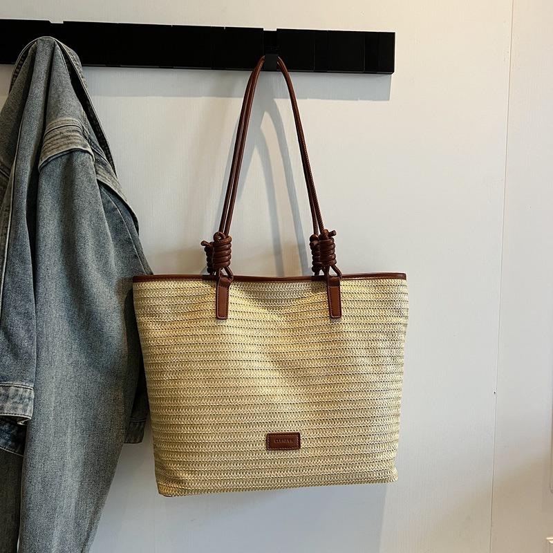 Spring new fashion woven handbag large capacity commuter casual tote bag simple fashion bucket