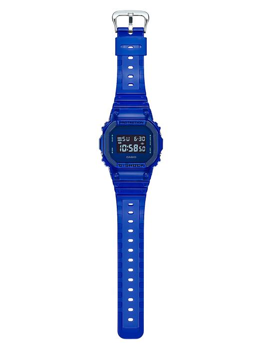 Casio G-SHOCK Men's Resin 200M Water Resistant Shock Resistant Alarm Quartz Watch DW-5600SB-2