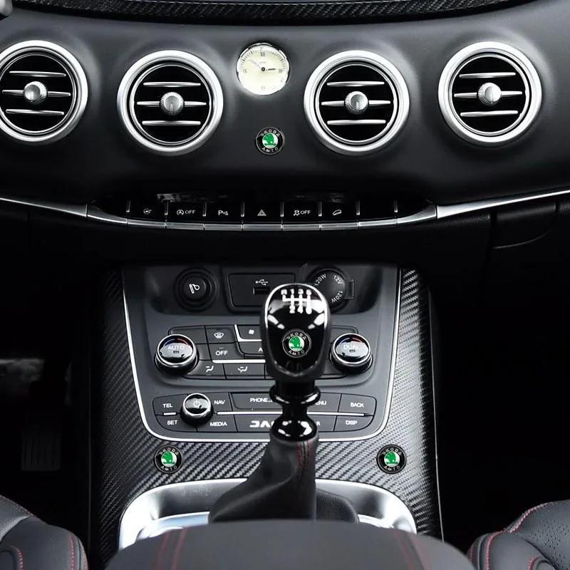 Naklejka Samochodowa 2026 Gorące 10 Sztuk Logo Samochodu Konsola Środkowa Samochodu Naklejka Dekoracyjna na Róg Dla Skoda Octavia Fabia Superb Roomster Kodiaq