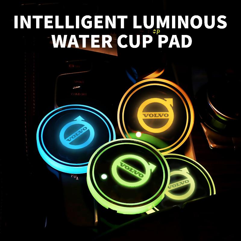 7 bunte LEDs für Volvo XC60 XC40 XC70 XC90 R Design Logo Auto Wasserbechermatte Getränkehalter Untersetzer Licht Dekorative Zubehörteile