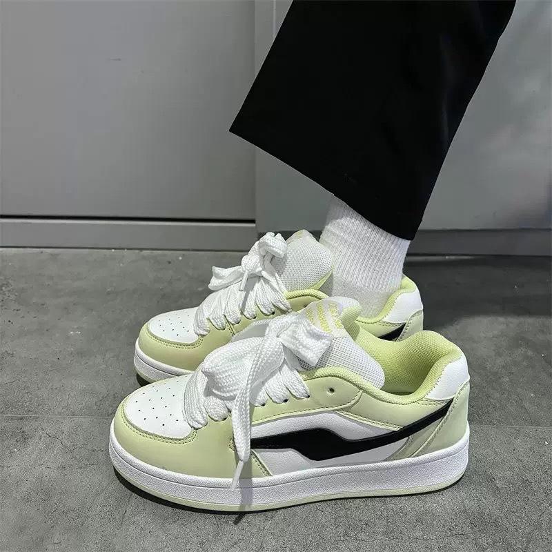 Autumn and Winter Small Board Shoes Women's Fashion Shoes Multi-color Lightning Dopamine New