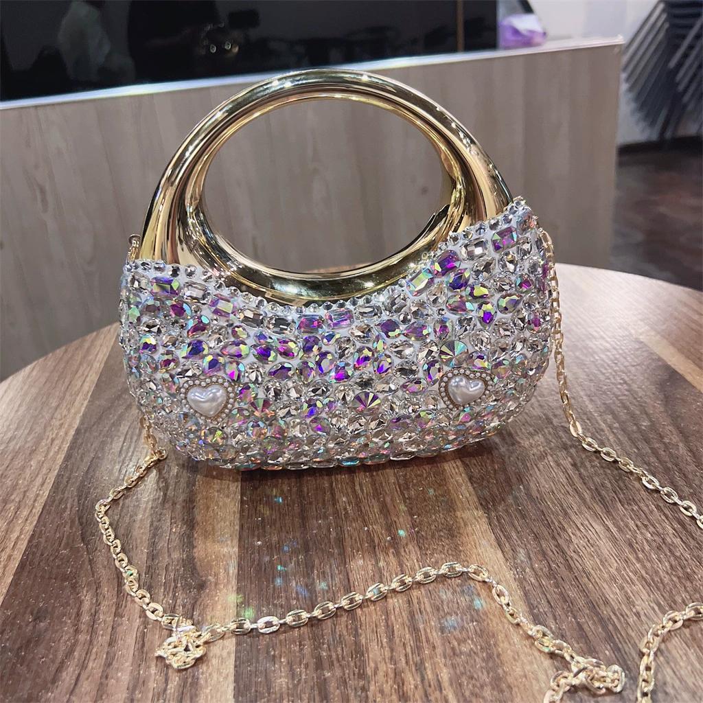 2025 Новая ручная женская сумка через плечо с бриллиантами на цепочке золотой 4979₽