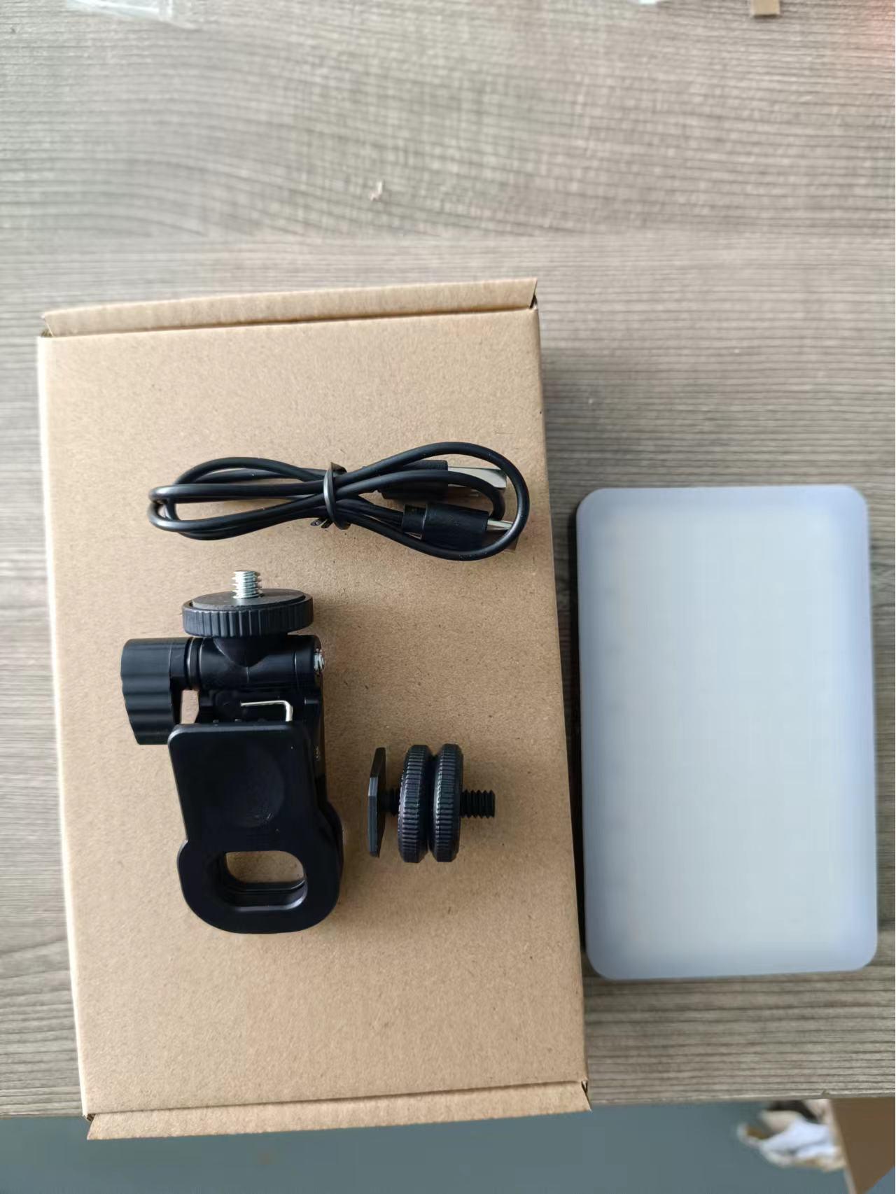 

Мобильный накамерный свет высокой мощности для зеркальных камер и уличных прямых трансляций JF-M14 Standard Three Colors