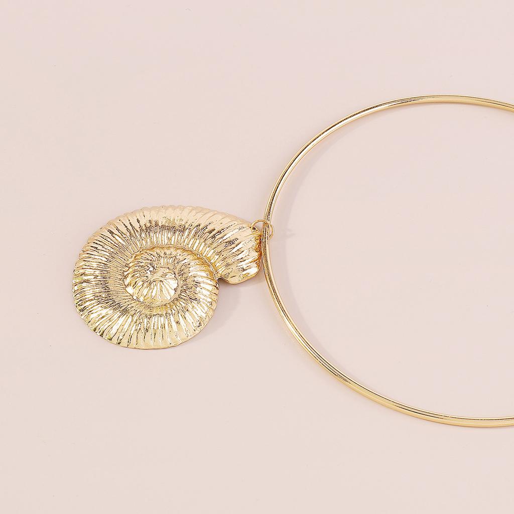 Women European Fashion Exaggerated Conch Pendant Choker Retro Ocean Style 3D Pattern Geometric Necklace