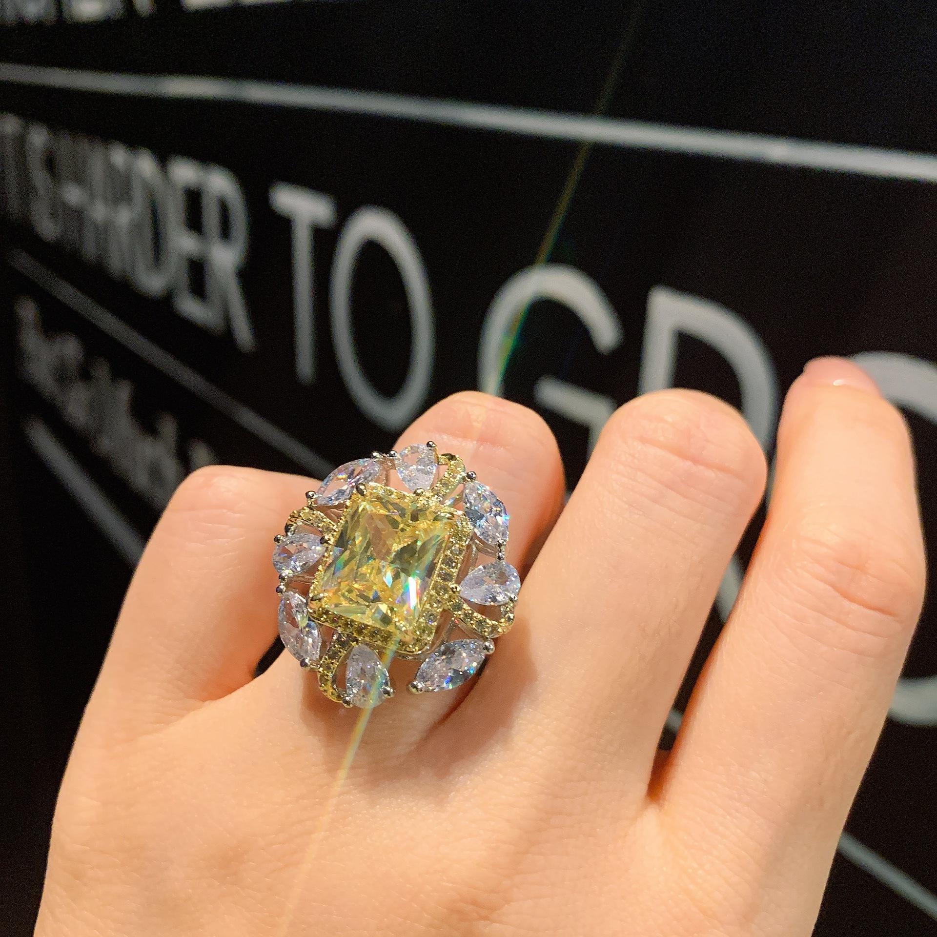 

Jewelry Style Retro Simulation Yellow Diamond Micro Diamond Pendant Ring Set Main Stone 10 * 12