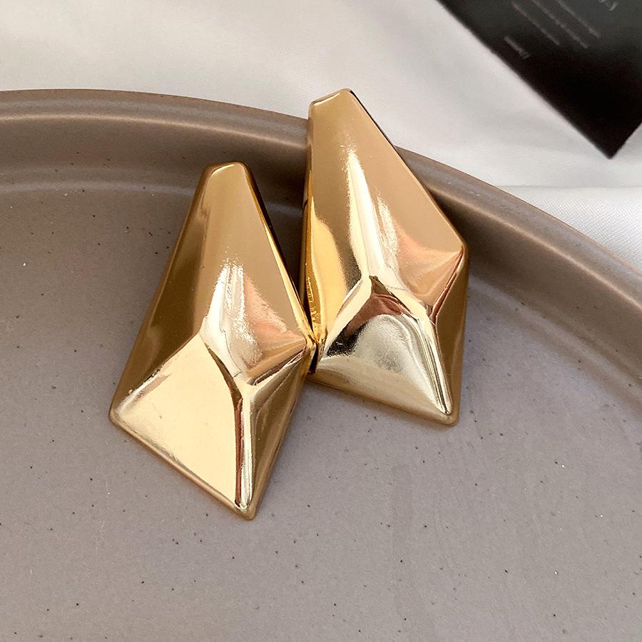 European and American silver needle irregular geometric smooth stud earrings retro simple fashion earrings light luxury high-end earrings