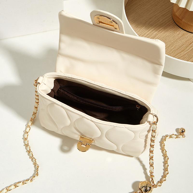 Female messenger bag with one shoulder diagonal chain bag Rhombic armpit bag women's fashion