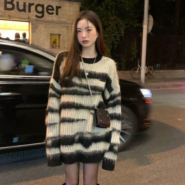 Y2K Grunge Black Striped Sweater Women Harajuku Korean Oversize Winter Pullover Jerseys Hippie Vintage Knit Jumper
