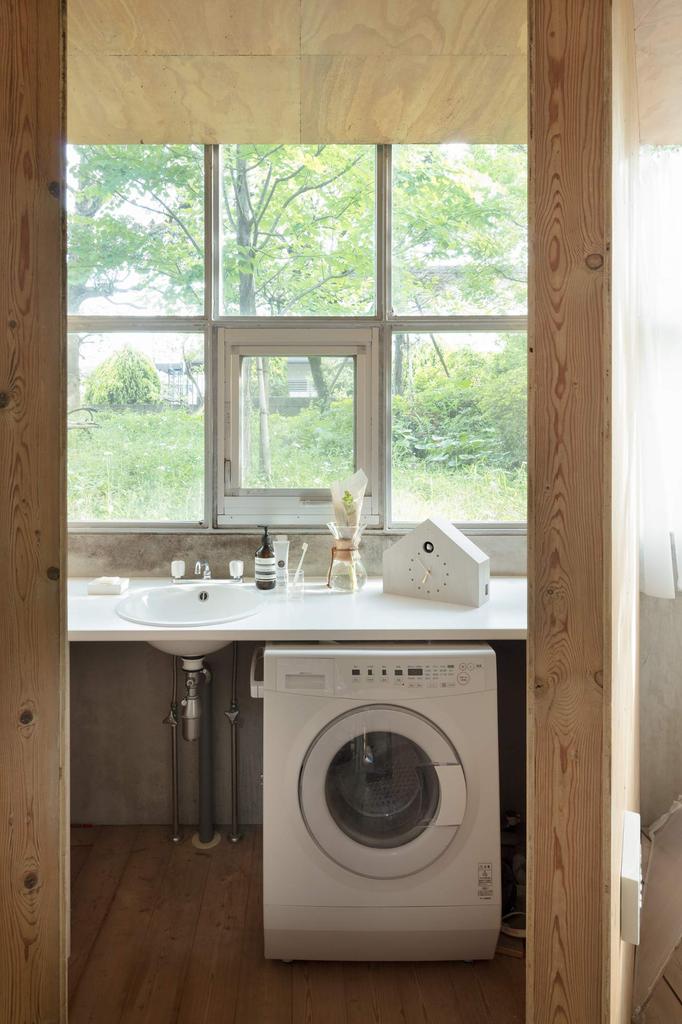 Lemnos Cuckoo Clock, Grey Pebble Color, CUCULO FELICE MAA18-01 GY, Size: W31.5 x H25.2 x D11.1 cm