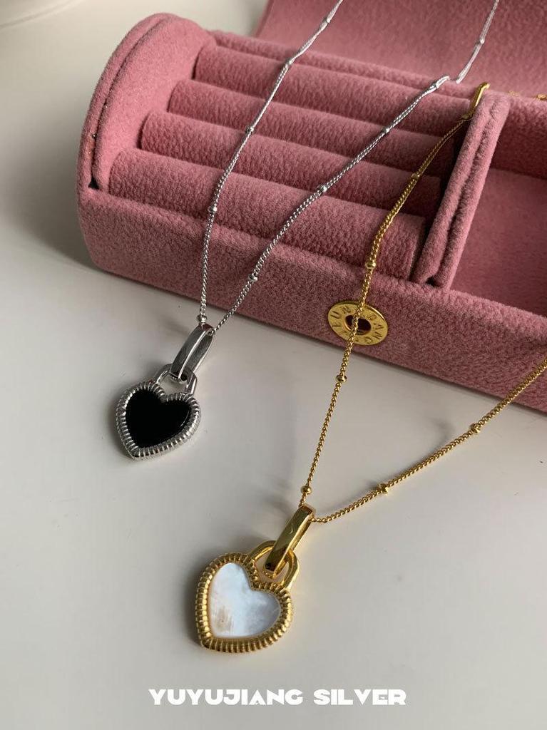 Fashionable Double-Sided Heart Necklace for Women - Stylish Niche Design Clavicle & Sweater Chain