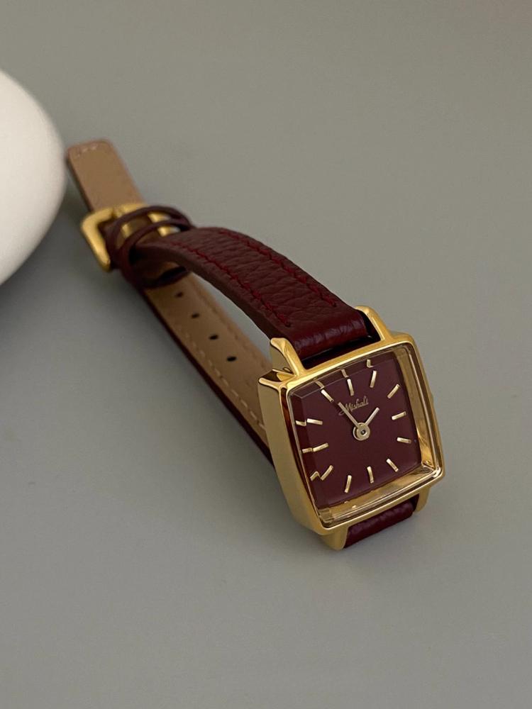 Luxusní červené dámské hodinky s quartzovým strojkem Retro zlaté ručičky Vynikající hodinky Dárkové hodinky pro ženy