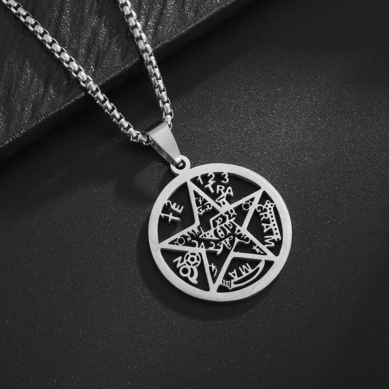 Men Retro Hollow Five Pointed Star Pendant Necklace Fashion Trendy Accessory
