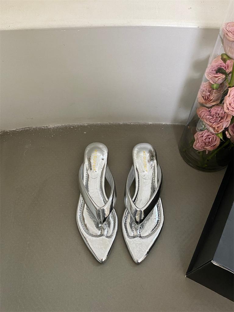 2025 New Summer Pink Pointed Toe Mid Heel Cool Slippers Slope Heel Flip Flops Wear Pinch Sandals