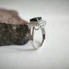 Stříbrný prsten s přírodním safírem 3,256ct, zirkony, hmotnost výrobku 4,66 g (2202592)