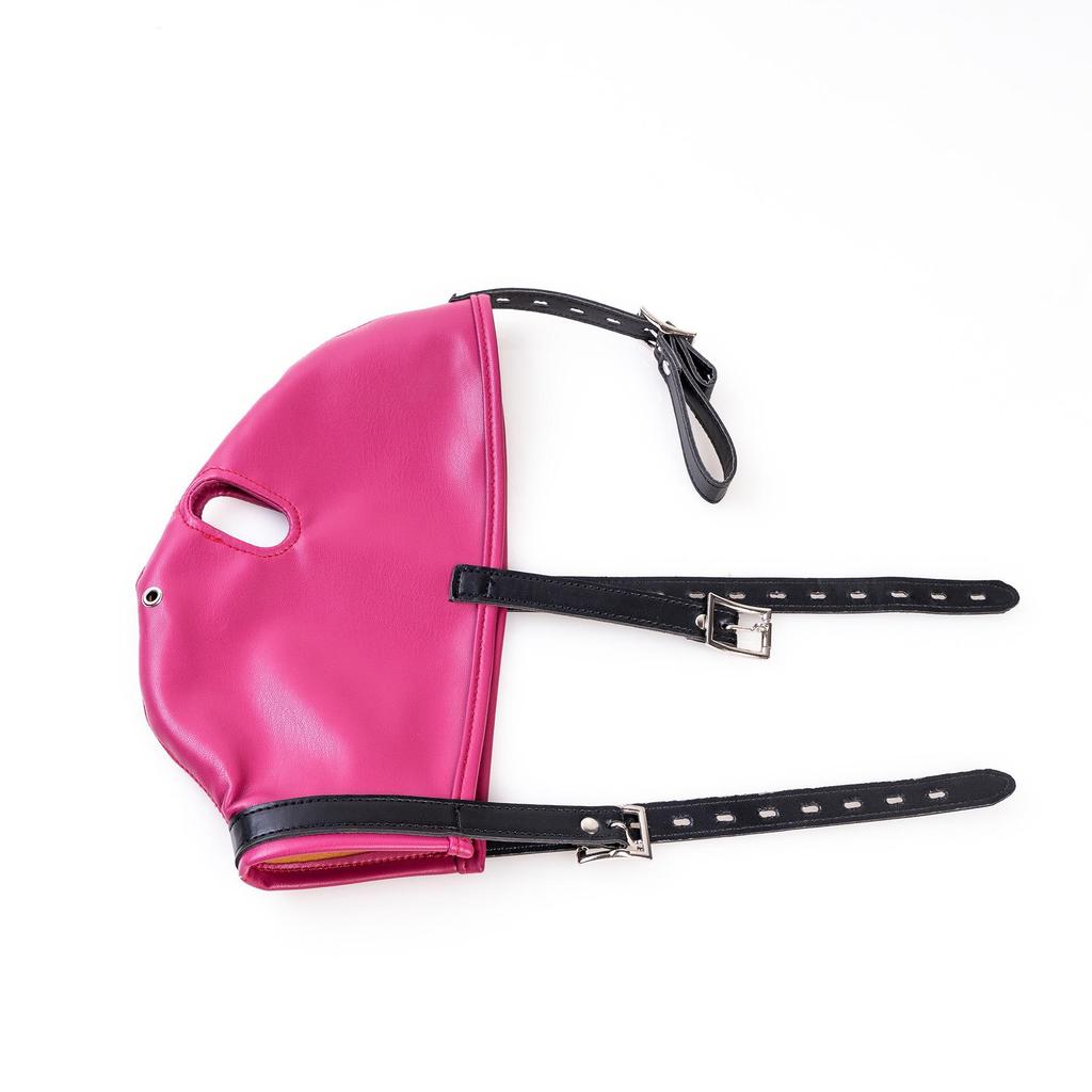 Erotická kukla s odhalenými očima pro cosplay a jevištní vystoupení