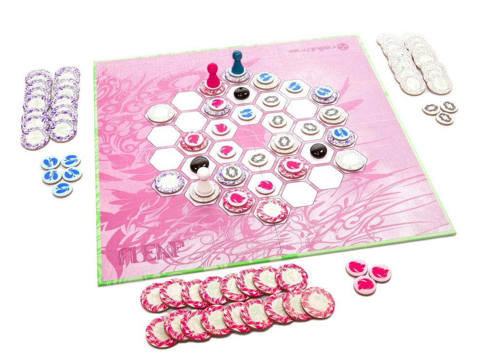 Radius Three fLEAP Ages 8 and Board Game (2-4 Players, 10-20 Minutes, Up)