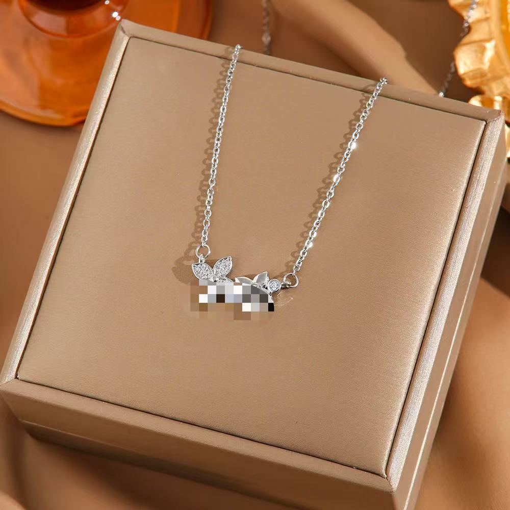Four Leaf Clover Pendant Necklace For Women Fashionable Zircon Crystal Adjustable Chain Delicate And Versatile Jewelry