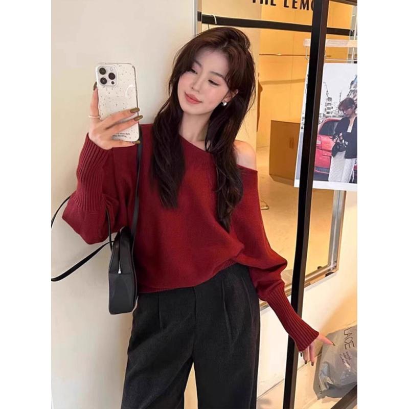 A New Autumn Sweater for Women, A One-shoulder Knitted Sweater with A Loose, Laid-back and High-end Off-the-shoulder Look