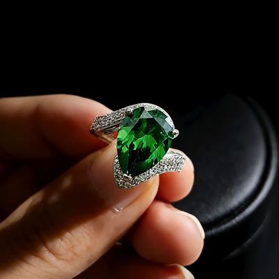 Großer Karat Wassertropfen Birnenform Synthetischer Farbiger Schatz Offener Ring Damen Smaragd Rubin Ring Schmuck