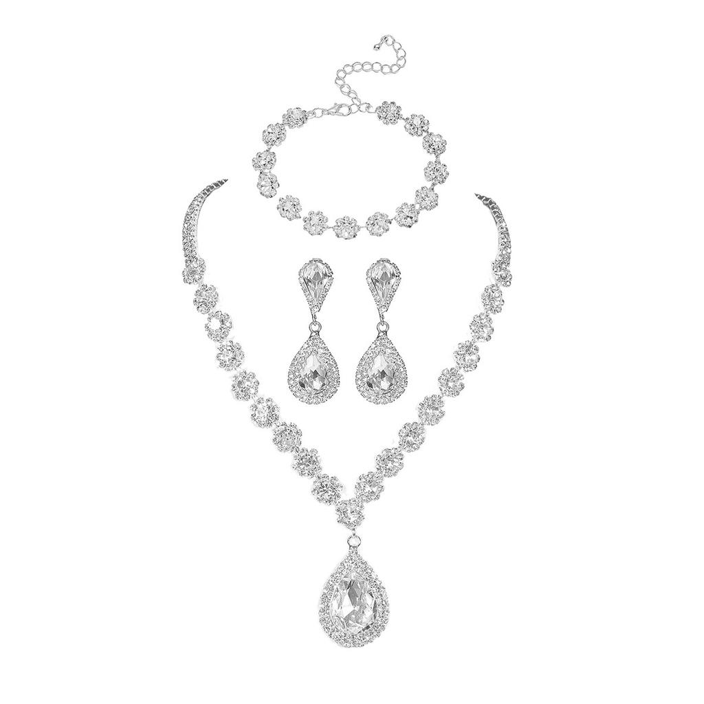 Luxury Flash Diamond Necklace, Earrings, Bracelet, Three-piece Set, Fashion Trend Item, Earrings, Bracelet Set.